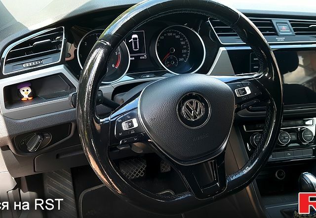 Черный Фольксваген Туран, объемом двигателя 2 л и пробегом 284 тыс. км за 17500 $, фото 7 на Automoto.ua