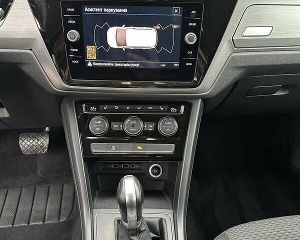 Черный Фольксваген Туран, объемом двигателя 1.6 л и пробегом 162 тыс. км за 16650 $, фото 18 на Automoto.ua