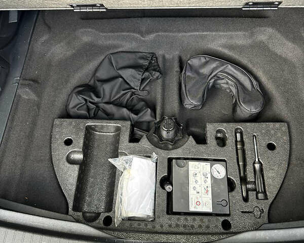 Чорний Фольксваген Туран, об'ємом двигуна 1.97 л та пробігом 260 тис. км за 18000 $, фото 22 на Automoto.ua