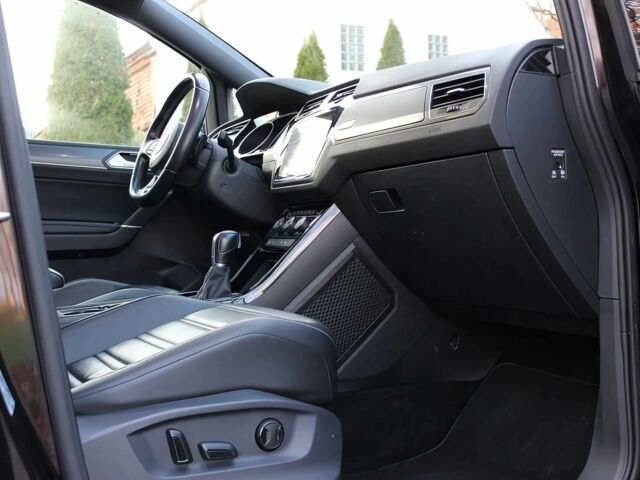 Черный Фольксваген Туран, объемом двигателя 1.8 л и пробегом 39 тыс. км за 5600 $, фото 10 на Automoto.ua