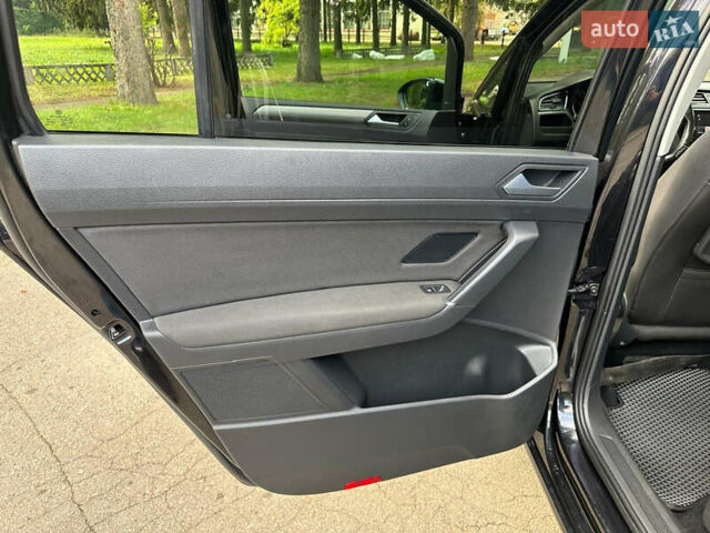 Чорний Фольксваген Туран, об'ємом двигуна 1.97 л та пробігом 260 тис. км за 18000 $, фото 16 на Automoto.ua