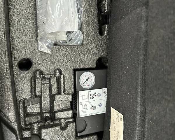 Черный Фольксваген Туран, объемом двигателя 1.6 л и пробегом 162 тыс. км за 16650 $, фото 28 на Automoto.ua