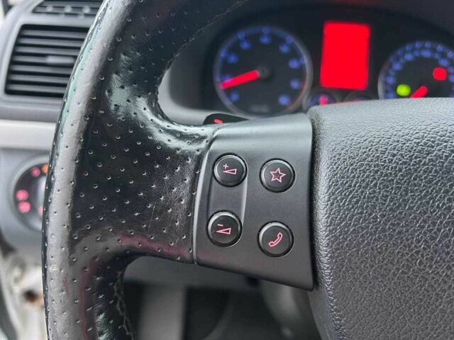 Черный Фольксваген Туран, объемом двигателя 2 л и пробегом 197 тыс. км за 6490 $, фото 23 на Automoto.ua