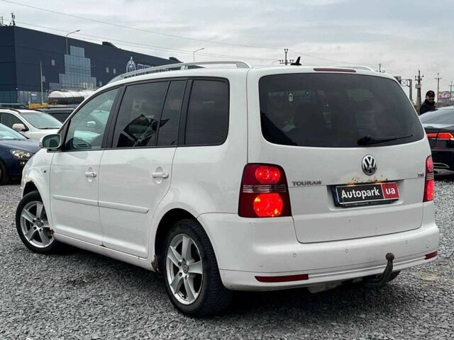 Черный Фольксваген Туран, объемом двигателя 2 л и пробегом 197 тыс. км за 6490 $, фото 5 на Automoto.ua