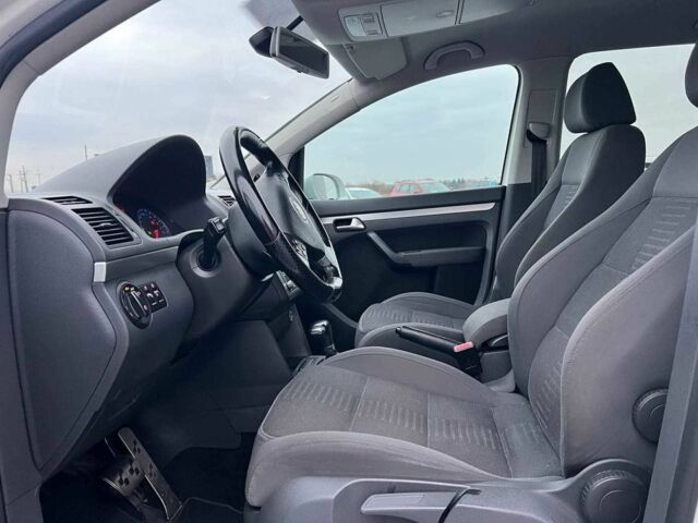 Черный Фольксваген Туран, объемом двигателя 2 л и пробегом 197 тыс. км за 6490 $, фото 18 на Automoto.ua