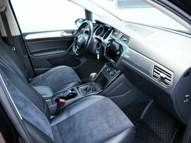 Черный Фольксваген Туран, объемом двигателя 1.6 л и пробегом 89 тыс. км за 12300 $, фото 11 на Automoto.ua