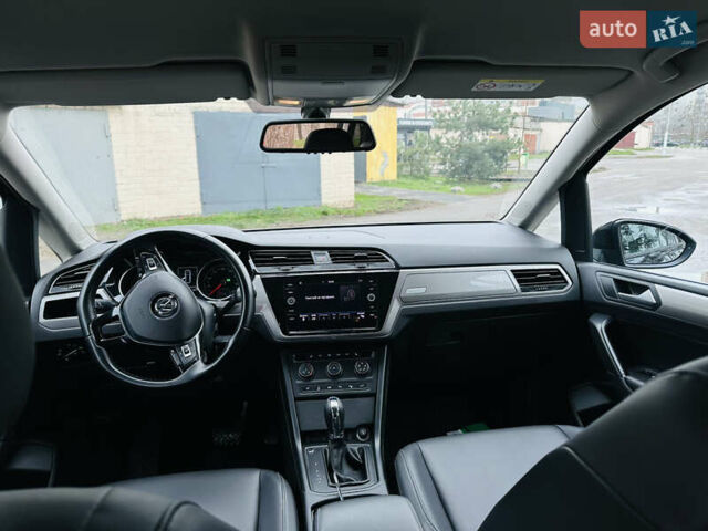 Черный Фольксваген Туран, объемом двигателя 1.97 л и пробегом 220 тыс. км за 14500 $, фото 11 на Automoto.ua