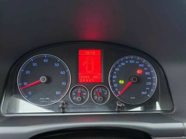 Черный Фольксваген Туран, объемом двигателя 2 л и пробегом 197 тыс. км за 6490 $, фото 20 на Automoto.ua