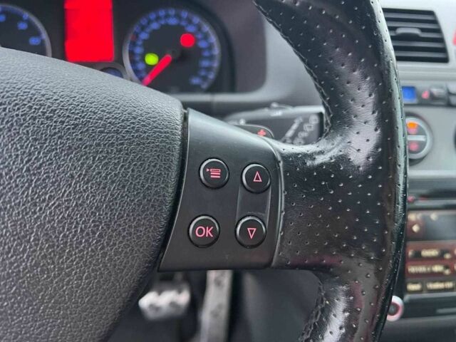 Черный Фольксваген Туран, объемом двигателя 2 л и пробегом 197 тыс. км за 6490 $, фото 22 на Automoto.ua