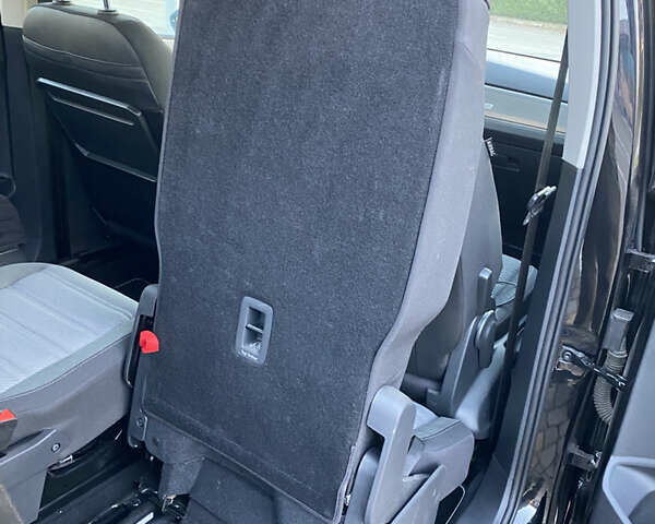 Черный Фольксваген Туран, объемом двигателя 2 л и пробегом 183 тыс. км за 16999 $, фото 26 на Automoto.ua