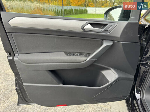 Черный Фольксваген Туран, объемом двигателя 1.97 л и пробегом 225 тыс. км за 17950 $, фото 9 на Automoto.ua