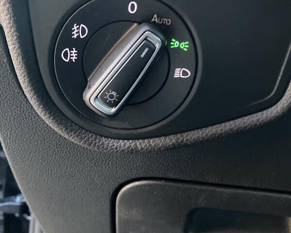 Черный Фольксваген Туран, объемом двигателя 2 л и пробегом 183 тыс. км за 16999 $, фото 18 на Automoto.ua