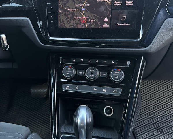 Черный Фольксваген Туран, объемом двигателя 1.97 л и пробегом 289 тыс. км за 17500 $, фото 3 на Automoto.ua