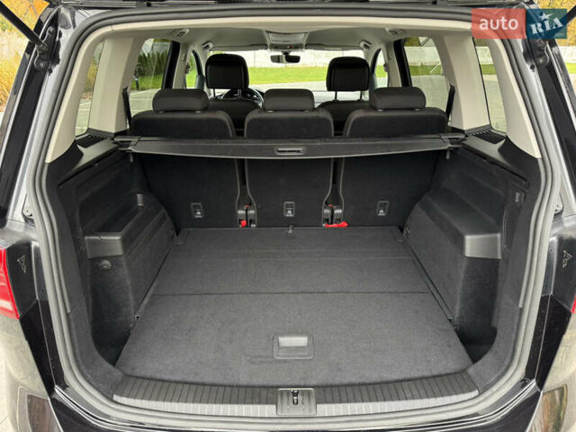 Черный Фольксваген Туран, объемом двигателя 1.97 л и пробегом 225 тыс. км за 17950 $, фото 5 на Automoto.ua