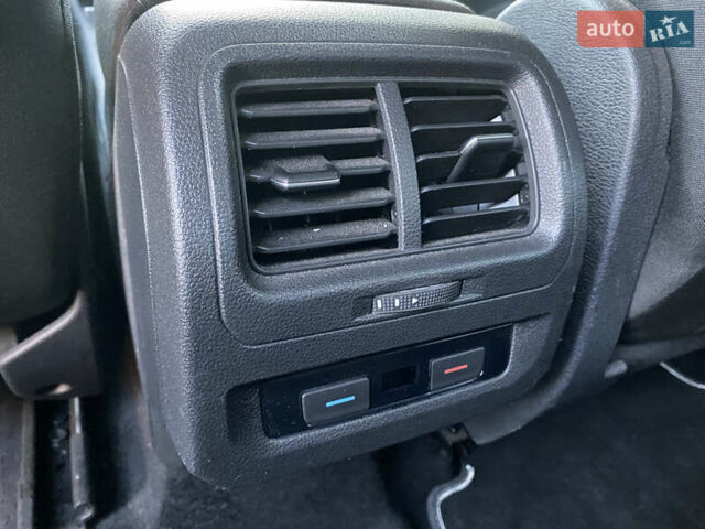 Черный Фольксваген Туран, объемом двигателя 2 л и пробегом 183 тыс. км за 16999 $, фото 23 на Automoto.ua