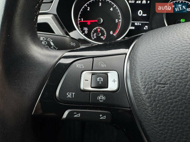 Черный Фольксваген Туран, объемом двигателя 1.97 л и пробегом 225 тыс. км за 17950 $, фото 15 на Automoto.ua