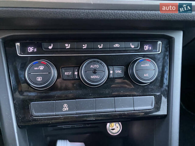 Черный Фольксваген Туран, объемом двигателя 2 л и пробегом 183 тыс. км за 16999 $, фото 30 на Automoto.ua