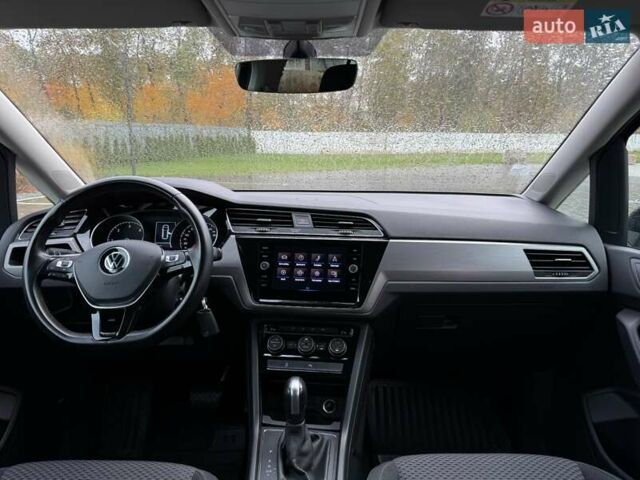 Черный Фольксваген Туран, объемом двигателя 1.97 л и пробегом 225 тыс. км за 17950 $, фото 26 на Automoto.ua