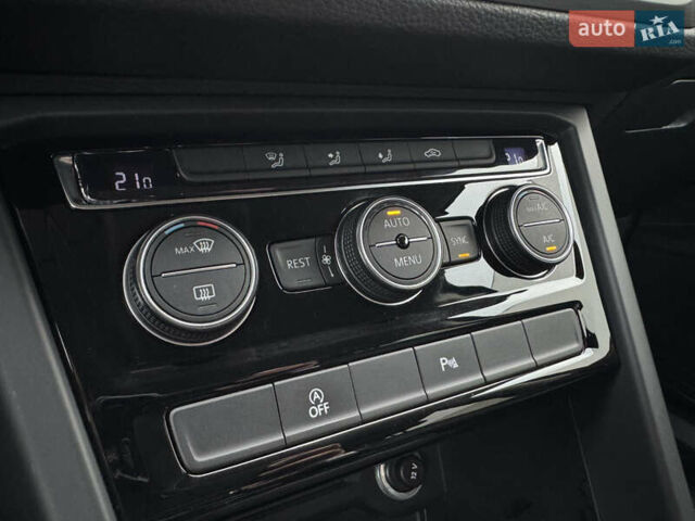 Черный Фольксваген Туран, объемом двигателя 1.97 л и пробегом 225 тыс. км за 17950 $, фото 18 на Automoto.ua