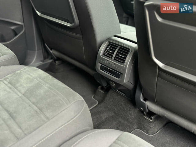 Черный Фольксваген Туран, объемом двигателя 2 л и пробегом 188 тыс. км за 22300 $, фото 8 на Automoto.ua