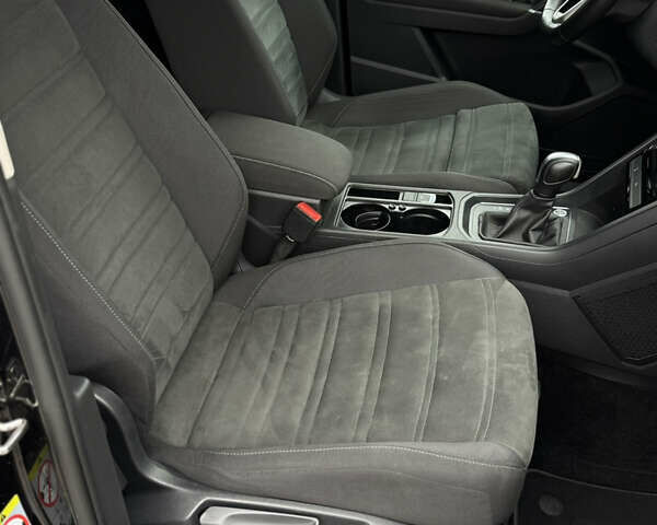 Черный Фольксваген Туран, объемом двигателя 2 л и пробегом 188 тыс. км за 22300 $, фото 23 на Automoto.ua