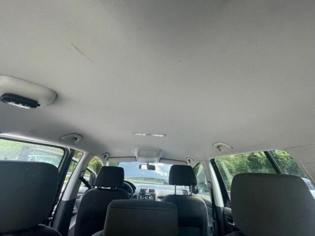 Черный Фольксваген Туран, объемом двигателя 1.6 л и пробегом 256 тыс. км за 4700 $, фото 6 на Automoto.ua