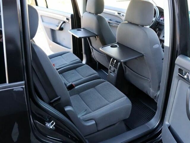 Черный Фольксваген Туран, объемом двигателя 1.9 л и пробегом 266 тыс. км за 2650 $, фото 7 на Automoto.ua