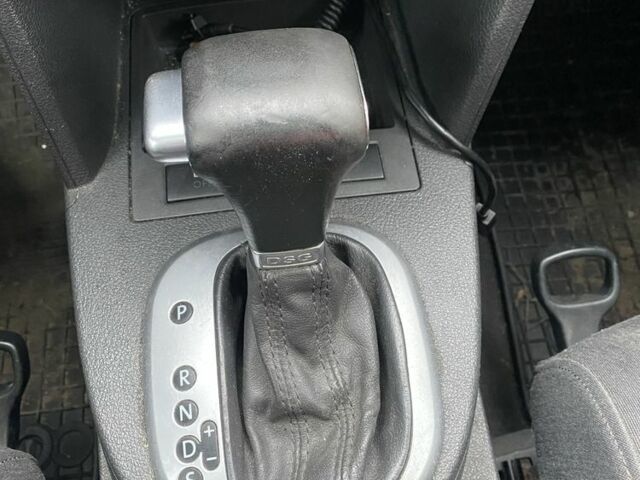 Чорний Фольксваген Туран, об'ємом двигуна 2 л та пробігом 383 тис. км за 3500 $, фото 6 на Automoto.ua