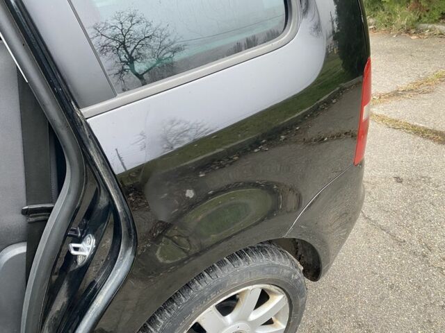 Чорний Фольксваген Туран, об'ємом двигуна 2 л та пробігом 383 тис. км за 3500 $, фото 15 на Automoto.ua