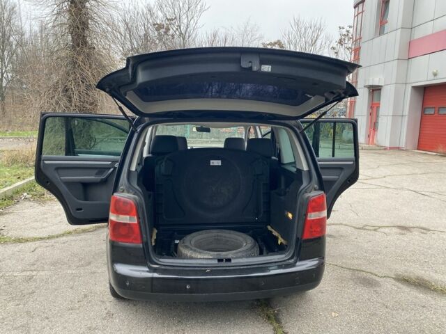 Чорний Фольксваген Туран, об'ємом двигуна 2 л та пробігом 383 тис. км за 3500 $, фото 12 на Automoto.ua