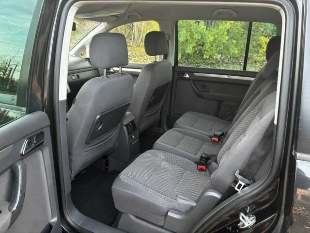 Чорний Фольксваген Туран, об'ємом двигуна 2 л та пробігом 245 тис. км за 3700 $, фото 8 на Automoto.ua