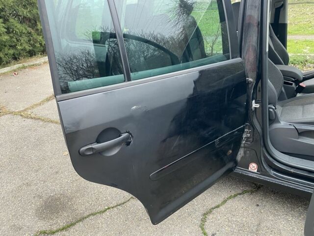 Чорний Фольксваген Туран, об'ємом двигуна 2 л та пробігом 383 тис. км за 3500 $, фото 14 на Automoto.ua