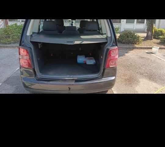 Черный Фольксваген Туран, объемом двигателя 0 л и пробегом 350 тыс. км за 1772 $, фото 4 на Automoto.ua