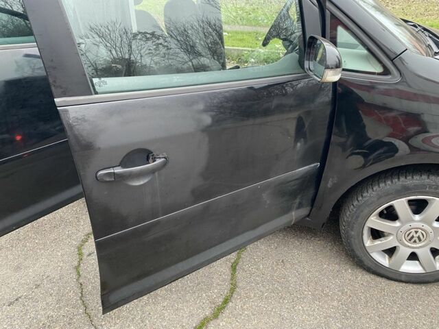 Чорний Фольксваген Туран, об'ємом двигуна 2 л та пробігом 383 тис. км за 3500 $, фото 13 на Automoto.ua