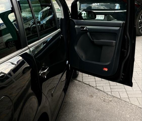 Чорний Фольксваген Туран, об'ємом двигуна 1.6 л та пробігом 190 тис. км за 5700 $, фото 5 на Automoto.ua