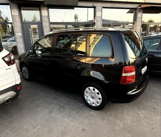 Чорний Фольксваген Туран, об'ємом двигуна 1.6 л та пробігом 190 тис. км за 5700 $, фото 1 на Automoto.ua