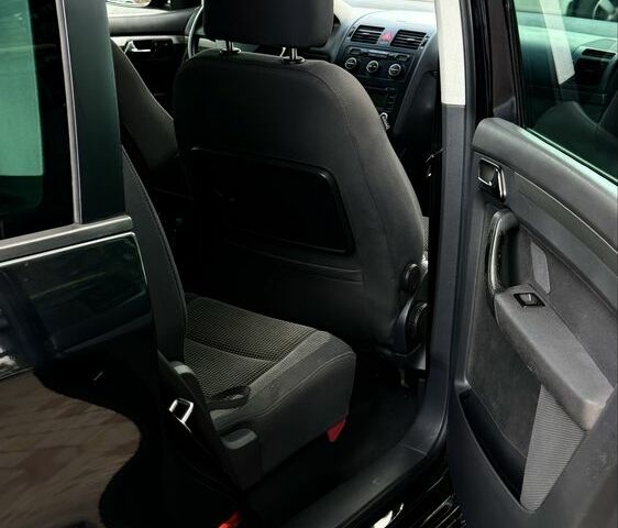 Чорний Фольксваген Туран, об'ємом двигуна 1.6 л та пробігом 190 тис. км за 5700 $, фото 11 на Automoto.ua