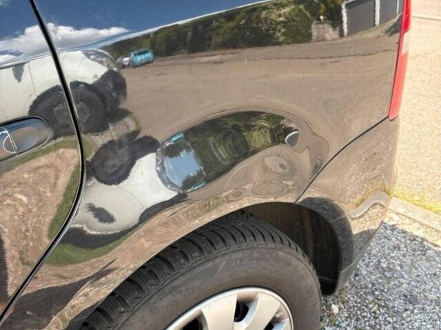 Черный Фольксваген Туран, объемом двигателя 2 л и пробегом 276 тыс. км за 2778 $, фото 4 на Automoto.ua