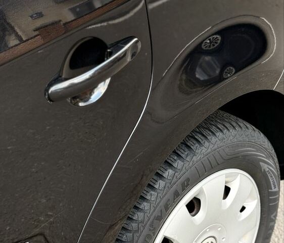 Чорний Фольксваген Туран, об'ємом двигуна 1.6 л та пробігом 190 тис. км за 5700 $, фото 6 на Automoto.ua