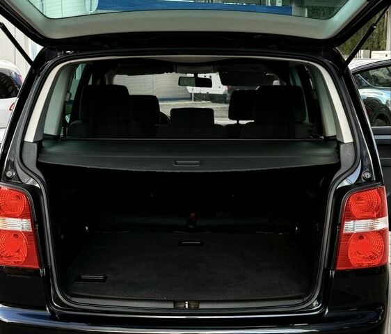 Чорний Фольксваген Туран, об'ємом двигуна 1.6 л та пробігом 190 тис. км за 5700 $, фото 7 на Automoto.ua