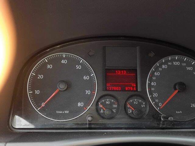 Черный Фольксваген Туран, объемом двигателя 1.6 л и пробегом 138 тыс. км за 7175 $, фото 7 на Automoto.ua