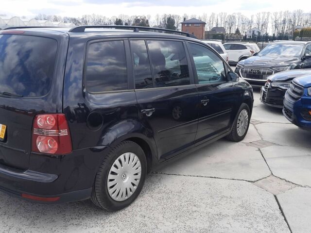 Черный Фольксваген Туран, объемом двигателя 1.6 л и пробегом 138 тыс. км за 7175 $, фото 9 на Automoto.ua