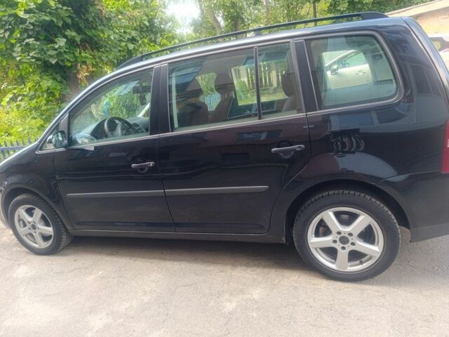 Чорний Фольксваген Туран, об'ємом двигуна 1.6 л та пробігом 234 тис. км за 6000 $, фото 2 на Automoto.ua