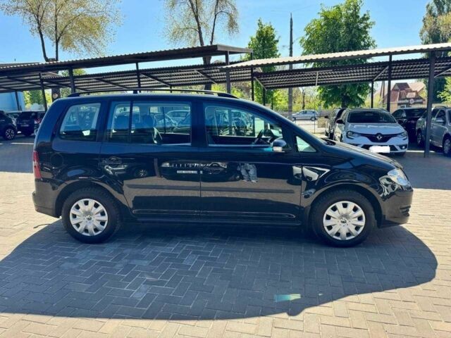 Черный Фольксваген Туран, объемом двигателя 1.6 л и пробегом 225 тыс. км за 7800 $, фото 9 на Automoto.ua