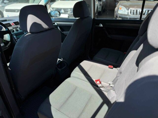 Черный Фольксваген Туран, объемом двигателя 1.6 л и пробегом 225 тыс. км за 7800 $, фото 13 на Automoto.ua