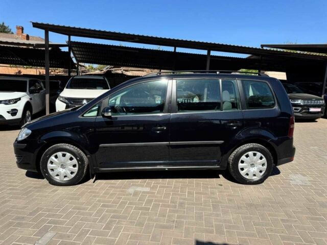 Черный Фольксваген Туран, объемом двигателя 1.6 л и пробегом 225 тыс. км за 7800 $, фото 4 на Automoto.ua