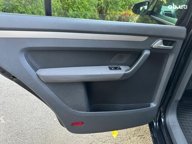 Чорний Фольксваген Туран, об'ємом двигуна 1.4 л та пробігом 260 тис. км за 7790 $, фото 13 на Automoto.ua