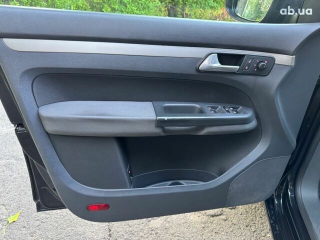 Чорний Фольксваген Туран, об'ємом двигуна 1.4 л та пробігом 260 тис. км за 7790 $, фото 9 на Automoto.ua