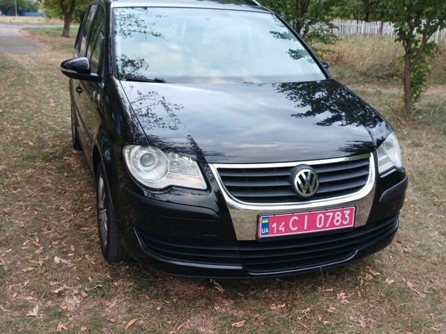Черный Фольксваген Туран, объемом двигателя 1.6 л и пробегом 248 тыс. км за 8299 $, фото 3 на Automoto.ua