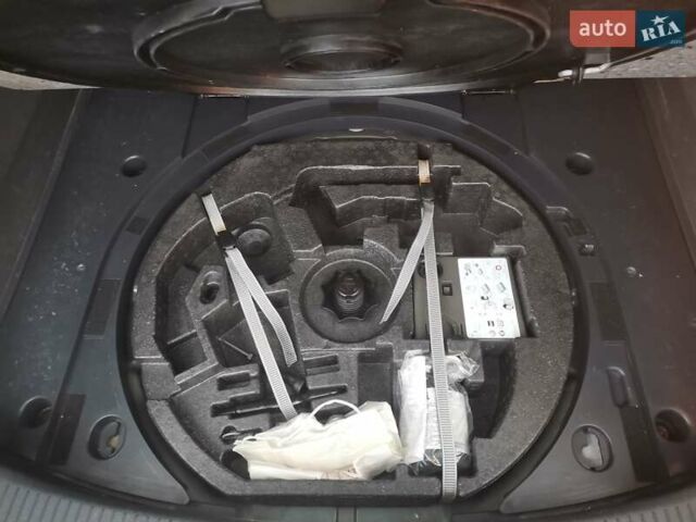 Черный Фольксваген Туран, объемом двигателя 1.6 л и пробегом 211 тыс. км за 12950 $, фото 15 на Automoto.ua